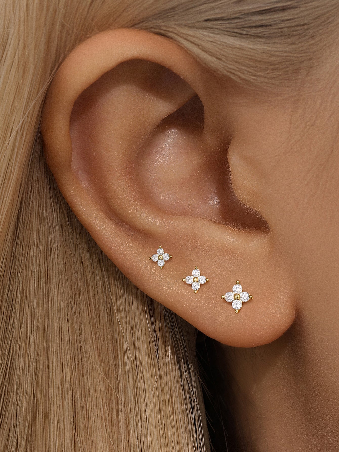 Chic Waterproof Flower Stud Earrings - Betella