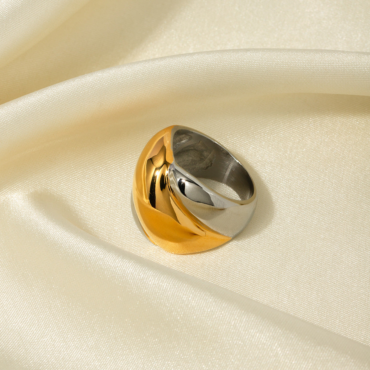 Stylish Geometric Gold Rings – Harewell
